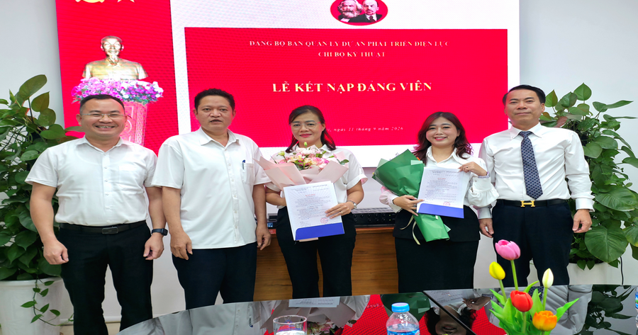 Chi bộ Kỹ thuật - Đảng bộ BA2 long trọng tổ chức lễ kết nạp 02 đồng chí Đảng viên mới