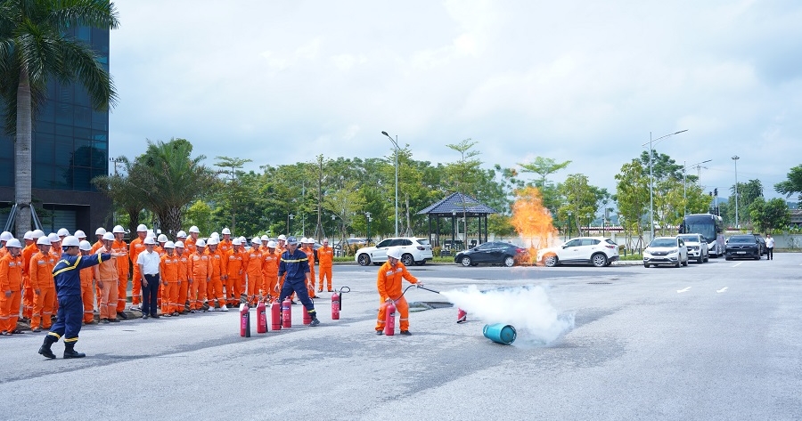 Công ty Điện lực Tuyên Quang tổ chức huấn luyện, bồi dưỡng nghiệp vụ PCCC và CNCH định kỳ năm 2026