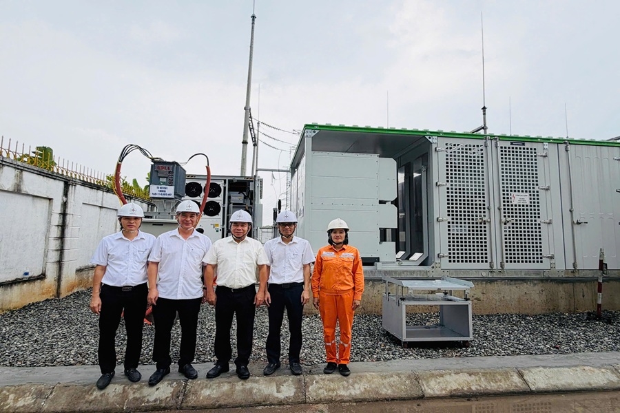 Phú Thọ: Hoàn thành lắp đặt hệ thống pin lưu trữ năng lượng tại TBA 110kV Lập Thạch