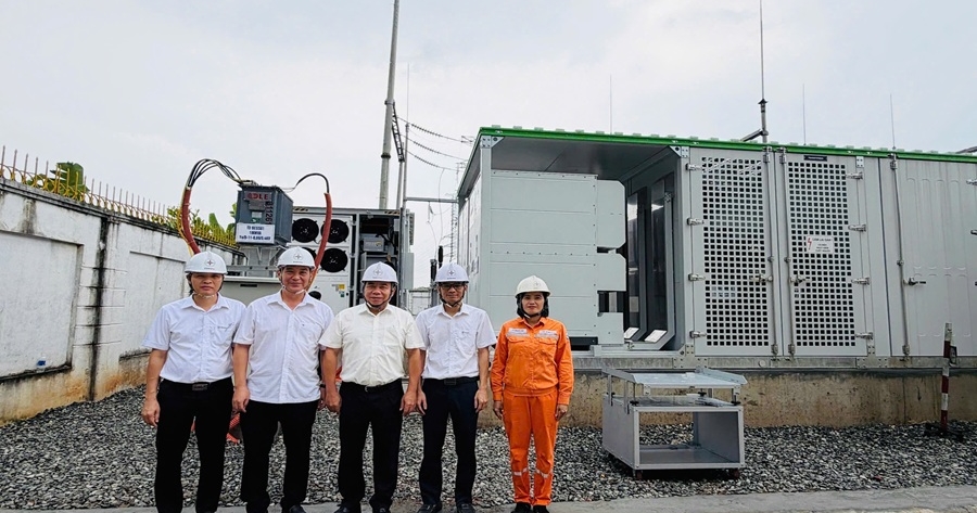 Phú Thọ: Hoàn thành lắp đặt hệ thống pin lưu trữ năng lượng tại TBA 110kV Lập Thạch