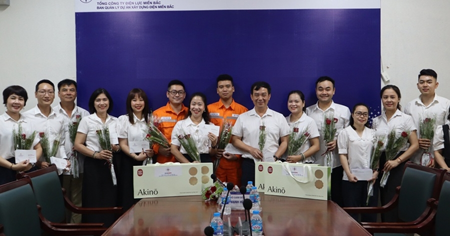 Công đoàn Ban Quản lý dự án Xây dựng điện miền Bắc tổ chức sinh nhật quý III và trao tặng quà Trung thu năm 2026 cho người lao động