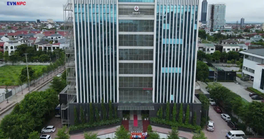Công ty Điện lực Hà Tĩnh: 35 năm thắp sáng niềm tin và khát vọng phát triển xanh