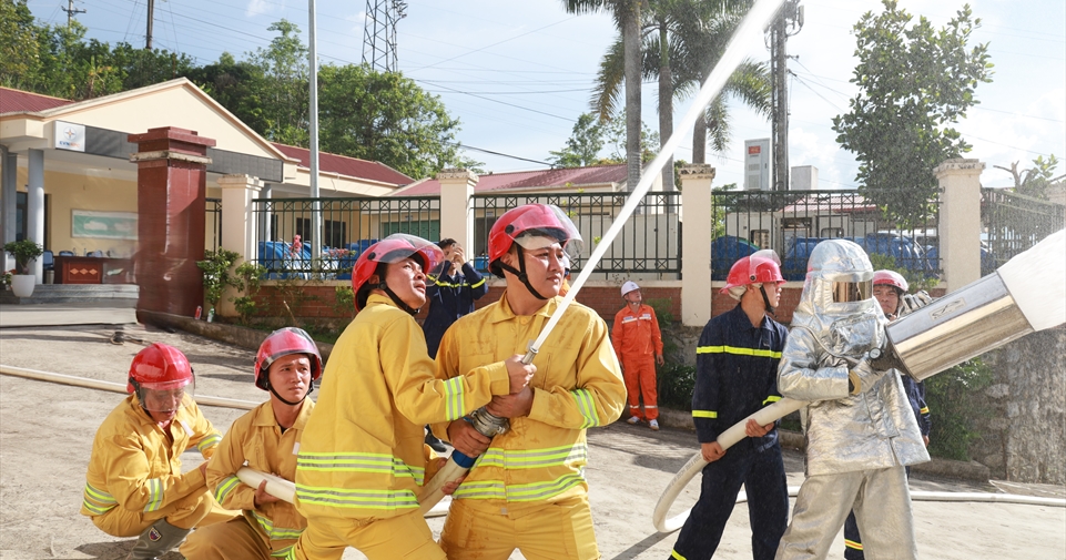 Công ty Điện lực Điện Biên chủ động triển khai các giải pháp an toàn phòng cháy, chữa cháy và cứu nạn, cứu hộ