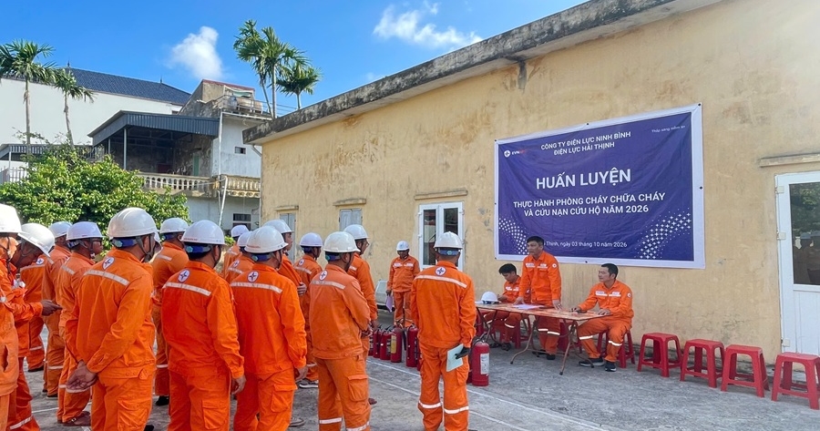 Điện lực Hải Thịnh (Công ty Điện lực Ninh Bình) tổ chức huấn luyện thực hành PCCC và CNCH năm 2026