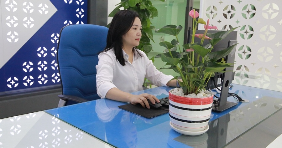 Nguyễn Thị Vân Anh – nữ cán bộ tiên phong trong hành trình chuyển đổi số công tác kinh doanh và dịch vụ khách hàng tại Công ty Điện lực Ninh Bình