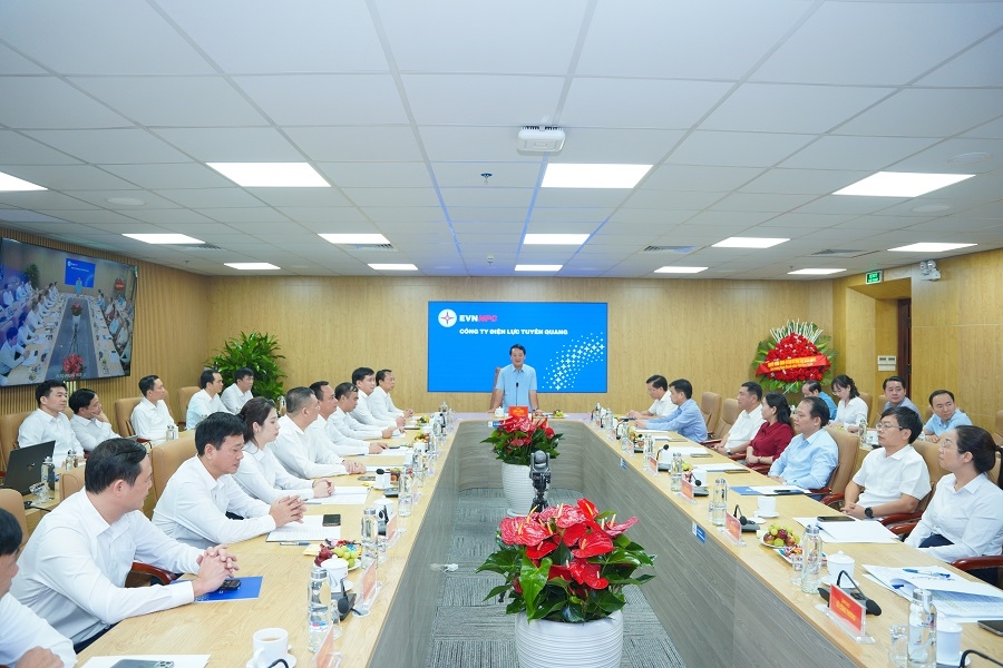 Bi thu tinh uy lam viec voi Cong ty DLTQ 3