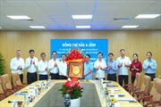 Bí thư Tỉnh ủy Hầu A Lềnh thăm, làm việc với Công ty Điện lực Tuyên Quang nhân Ngày Doanh nhân Việt Nam (13/10)