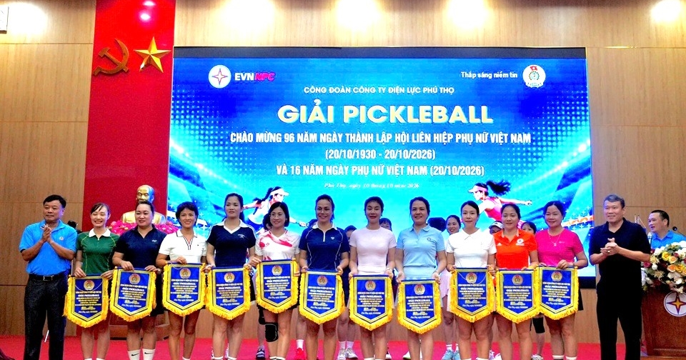 Sôi nổi Giải Pickleball nữ Công ty Điện lực Phú Thọ chào mừng Ngày Phụ nữ Việt Nam 20/10