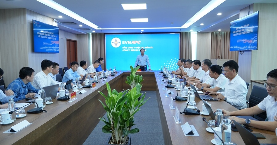 Bí thư Tỉnh ủy Dương Quốc Huy làm việc với Công ty Điện lực Lào Cai