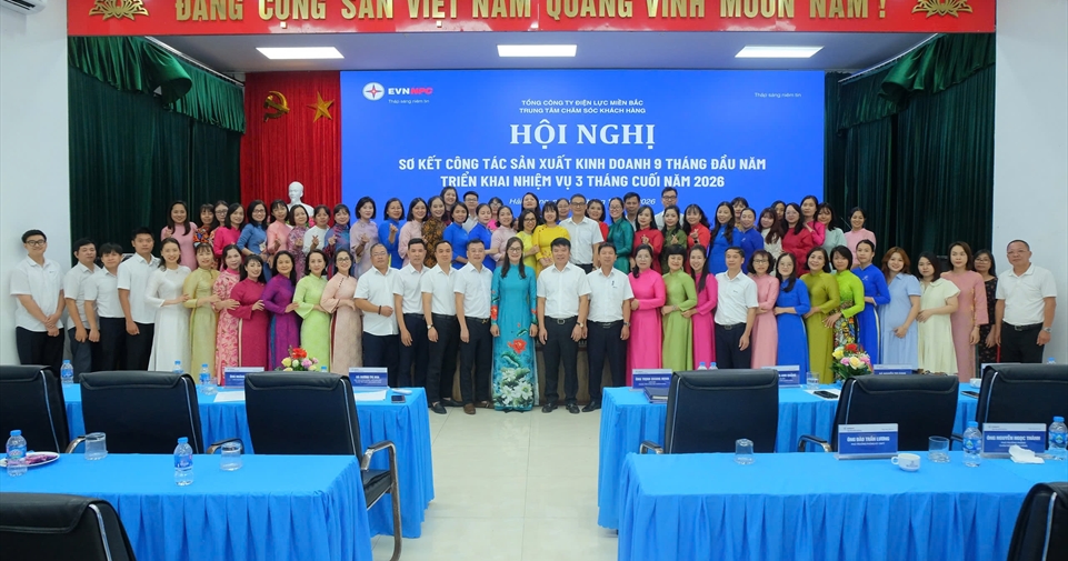 Trung tâm Chăm sóc khách hàng EVNNPC sơ kết công tác 9 tháng và đối thoại về quy định tiền lương năm 2026