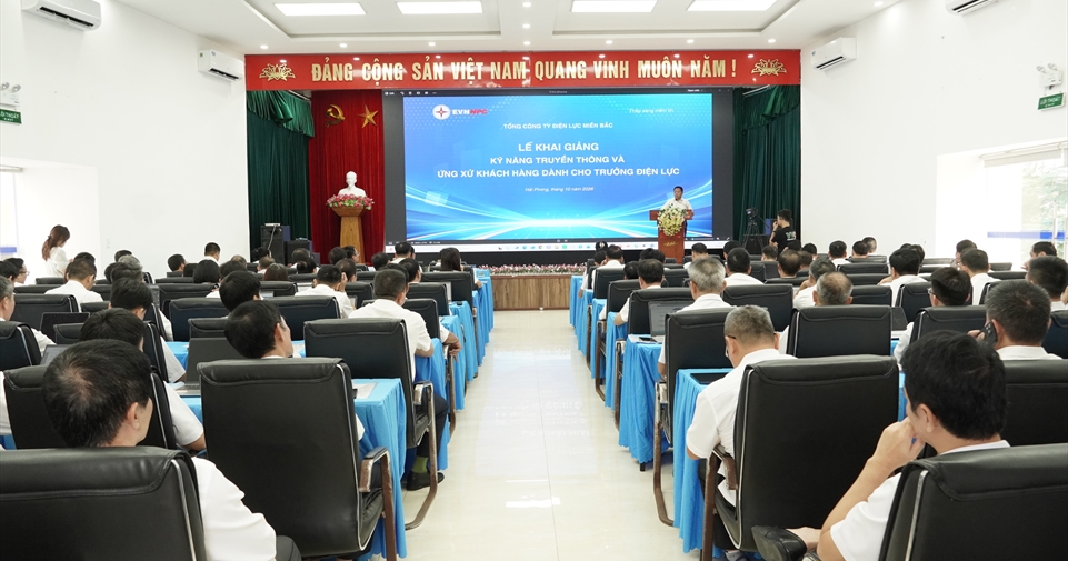 EVNNPC nâng cao kỹ năng truyền thông, xử lý tình huống cho đội ngũ Trưởng Điện lực